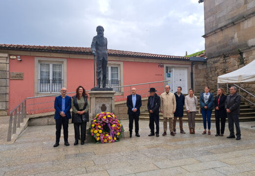 A Pobra despide as XXV Xornadas de Homenaxe a Valle-Inclán coa tradicional ofrenda cívica e unha nova exposición